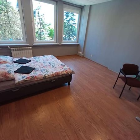 Fantastic Zg - S4 Pokoj 104 Zielona Góra Buitenkant foto